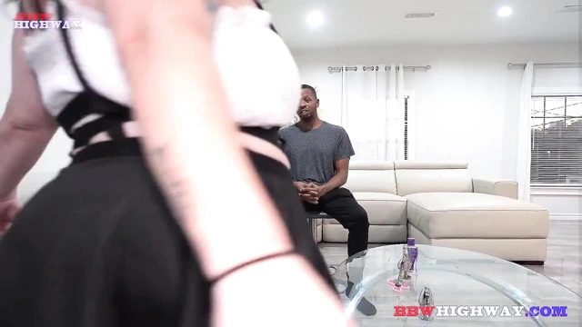 Büyük memeli Bexx Don Prince'in yarağını götüne alıyor