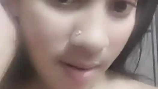 Kendimi mutlu edip seks yapıyorum