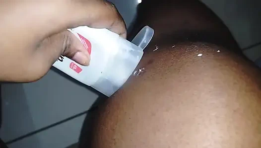 Sevimli ateşli kız 18+ tüm finansal varlıklarınız karşılığında zevkiniz için güzel temiz ayaklarını sunar.