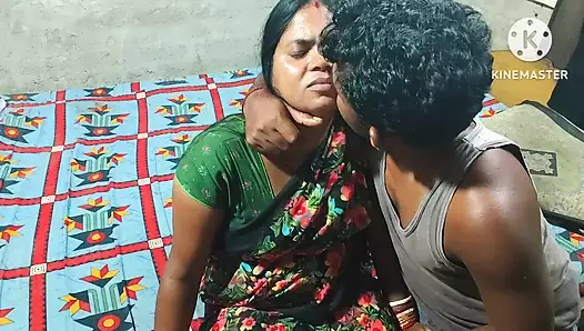 Hintli kayınbiraderi ve baldız bütün gece çıplak sikişiyor.