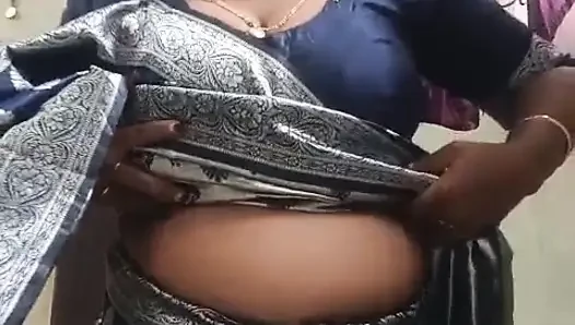 Kendi teyzen sari içinde parlıyor