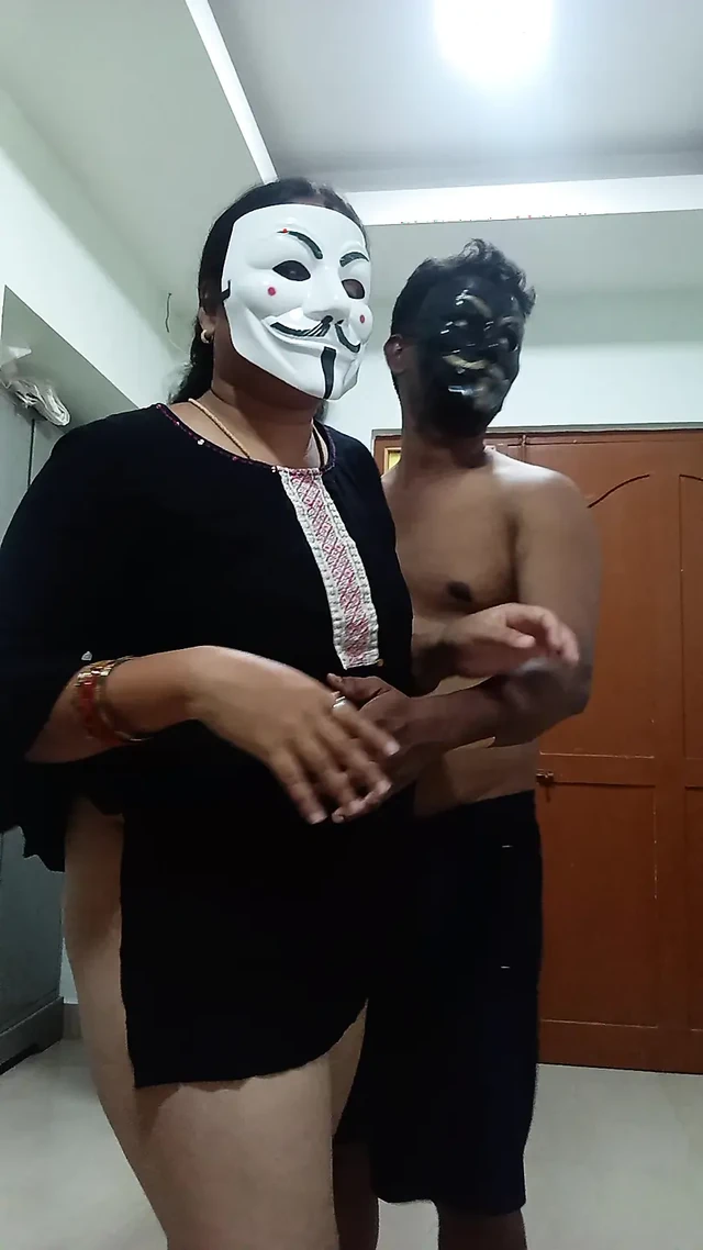 Поедание киски девушки дези и поза траха стоя