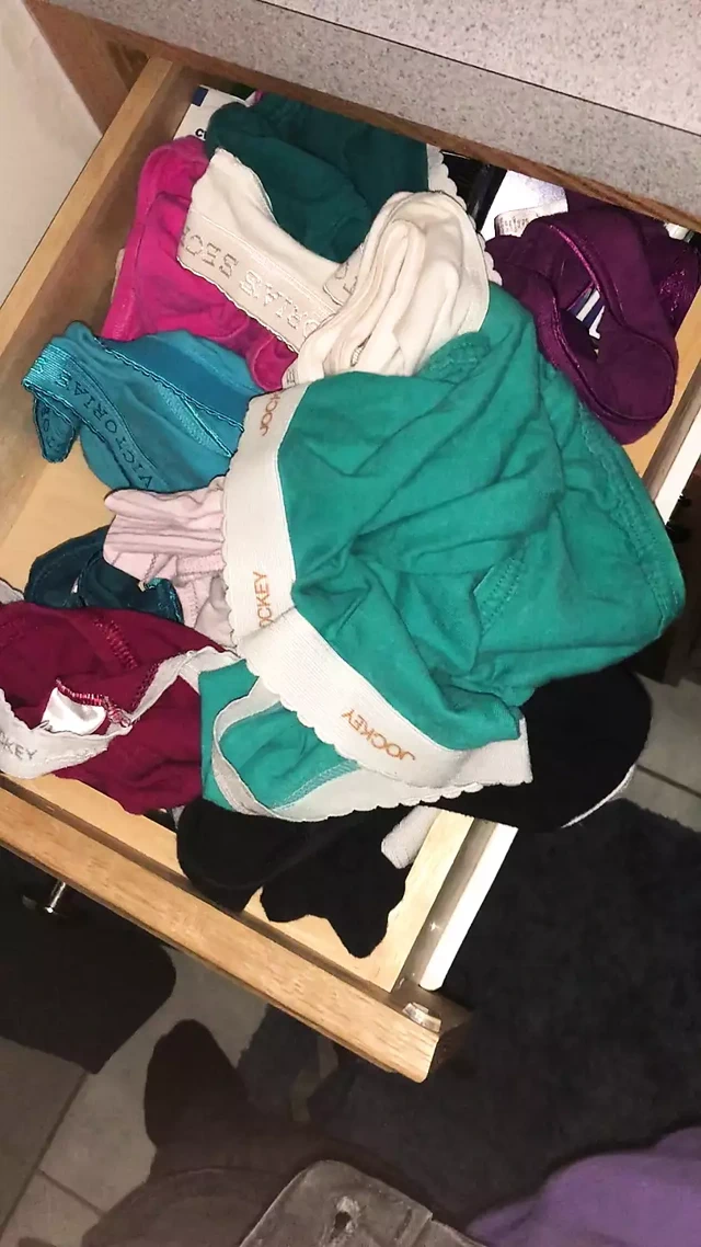 Banyo külot çekmeceleri