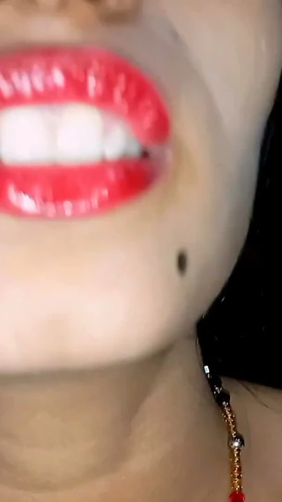 Badaim6 Sıcak Hint Desi Bhabhi'yi Kocasının Patronu Sikiyor - Tam Video Hintçe Ses | Clip 1