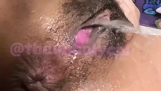 Karım fışkırtmama yardım etti