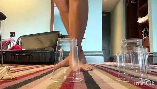 Dev kadın şehrin her yerinde osuruyor