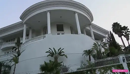 Olağanüstü orta yaşlı seksi kadınlar bu şanslı adamı memnun ediyor