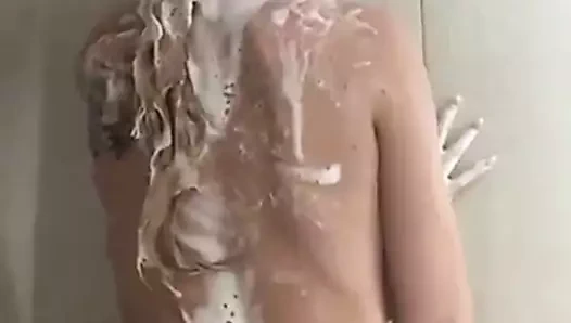 Büyük memeli porno yıldızı