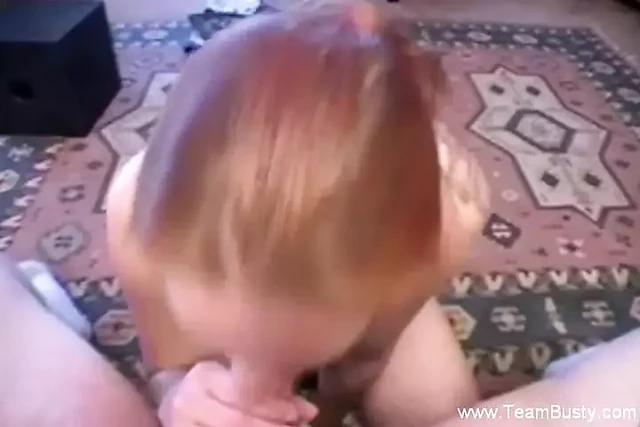 Gabby güzel ve yavaş bir sakso çekiyor