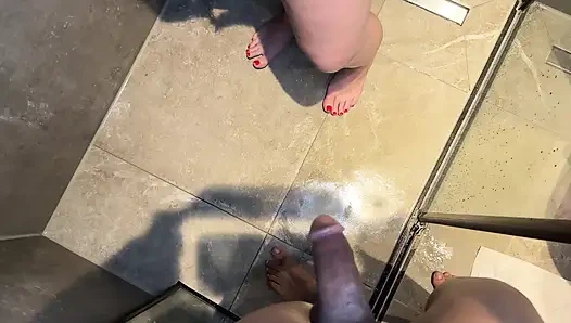 Duşta bana katıldı... ve İşler Kızıştı