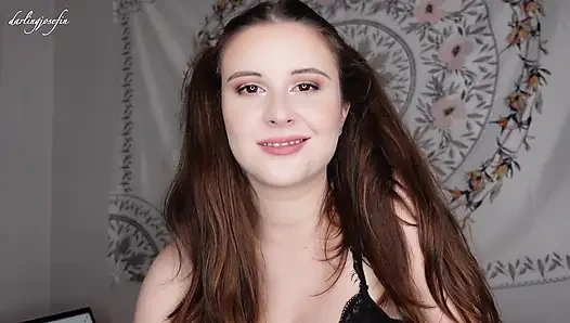 Karının videolarını izliyorum