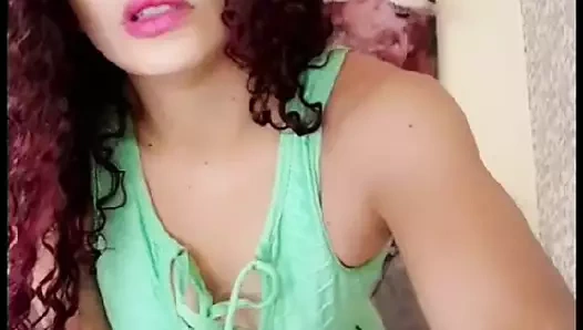 Seksi ve ateşli meme uçları