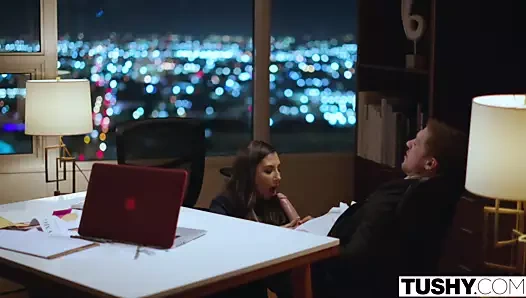 Tushy – seks terapisti gianna anal fantezilere takıntılı