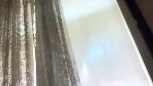 Onları sikmek istediğini biliyorum