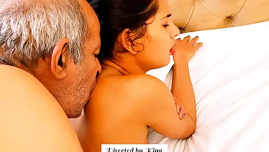 Üvey kız yaşlı üvey babasıyla seks yaparken yakalandı, video viral oluyor (Hintçe ses)