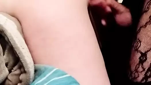 Crossdresser fickt Nachbarstochter Jungfrau