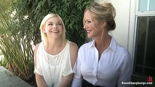Simone Sonay'a oy verin! Ateşli sarışın üvey anne tarafından domine ediliyor ve grup seks yapıyor! Dap!