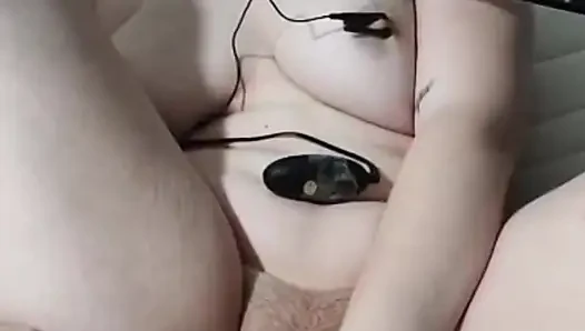 Solo: sert bdsm seansı (maske, yaka, yayma çubuğu, elektro, vibratör ve büyük dildo)