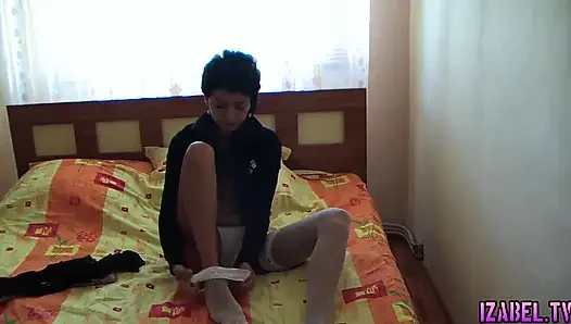Siyah ve beyaz çoraplı beyaz külot