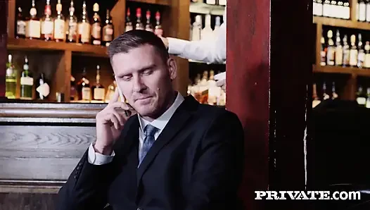Anissa Kate aynı anda iki sert yarak alıyor