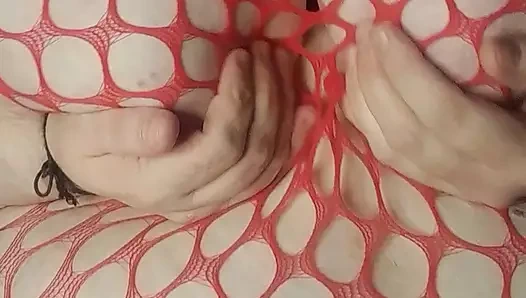 Göğüs tokatlıyor ve tükürüyor