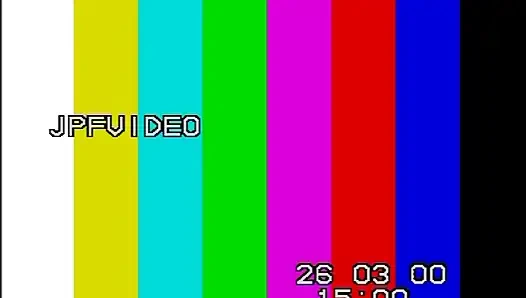 Kızıl saçlı olgun kadın tükürüyor ve yüzüne boşalıyor