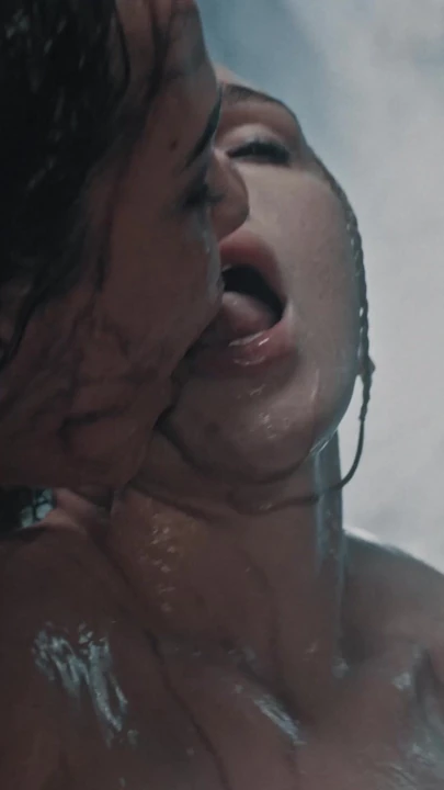 Kendra sunderland parazit kostümlü dominant lezbiyen fışkırtıyor