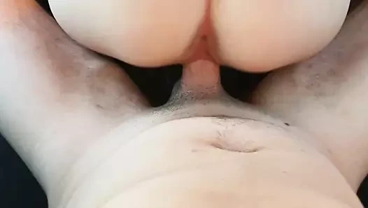 Kıçına güzel bir öpücük dövmesi