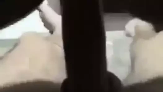 Skace mi na kurac