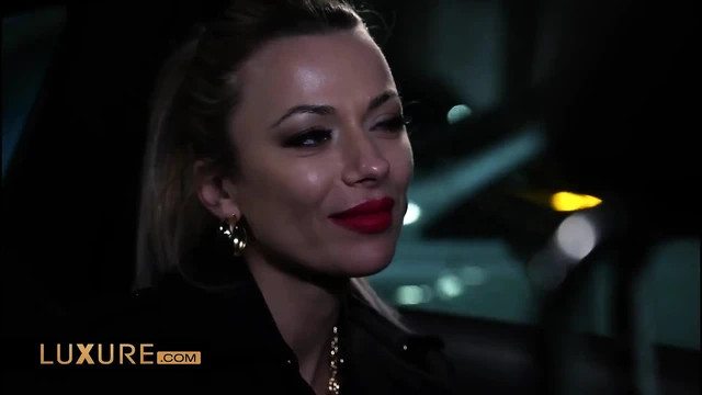 Под масками Парижа