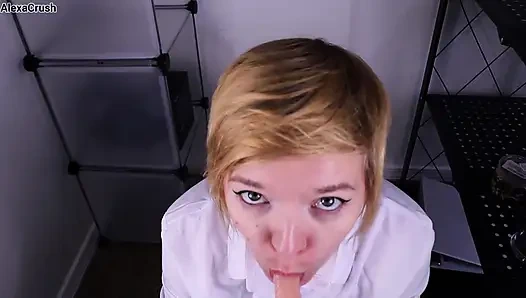 Stok odasında yakalandı bakış açısı oral seks