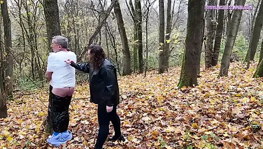 Dominatrix sahibe April - domuzcuk abattoir'de
