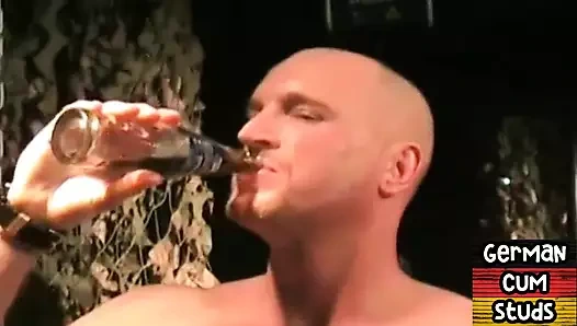 Döl seven Alman adam maskeli grup seks yapıyor