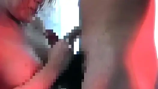 Japon kız yerde seviyor