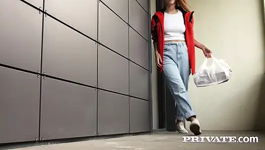 Ateşli kızıl saçlılar anal üçlü sekste ilk kez
