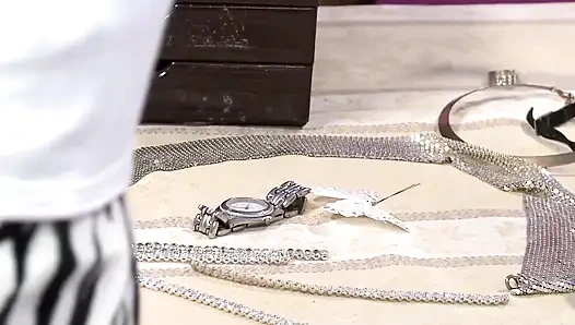 Külotlu orta yaşlı seksi kadınlar büyük memeli orta yaşlı seksi sarışınların sahne 2_threesome ağızlarında döl paylaşmanın tadını çıkarıyor