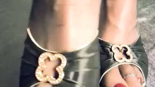 ayak naylon çorap ayakkabı oyunu