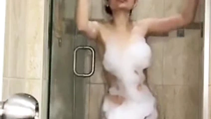 Bath.mp4 çekerken seksi bayan dans
