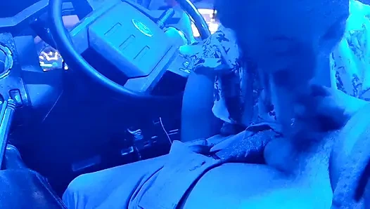 Kamyonumda oral seks ağzıma boşalıyor