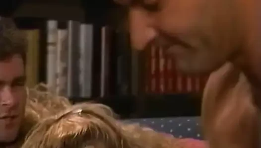 Jeanna ince kütüphanede dörtlü öğretir