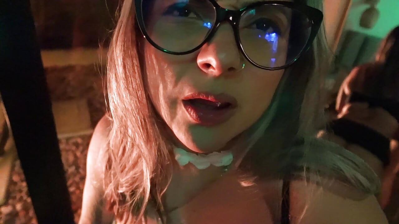 Big-bootied Maid Gives Her Boss a Great Blowjob