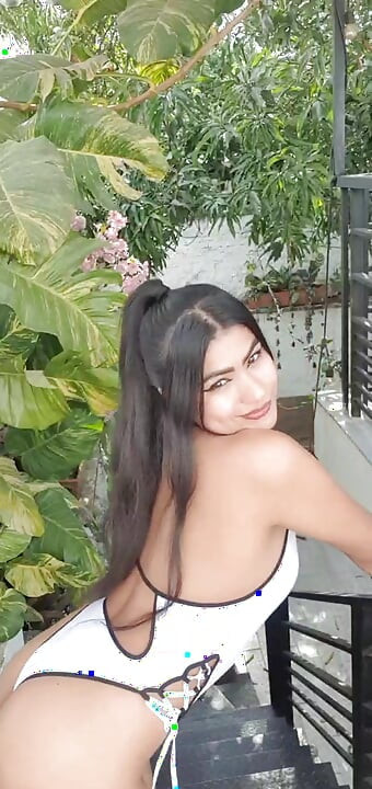 Aşkım, bu pazartesi canlı yayında seni görmeyi iple çekiyorum, geliyor musun?