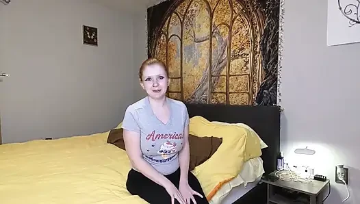 Мачеха превращает падчерицу в лесбийскую прислугу