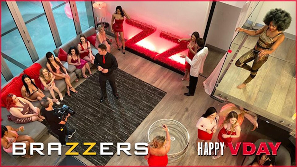 İki şanslı adam tavşan colby, keira croft, kızıl skandal ve aubree sevgililer günü ile bir seks partisi var - brazzers