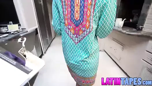 Koca, karısını bir nüfus memuru sikikleri için ona değer vermiyor