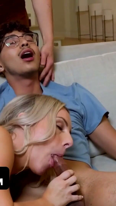 Crystal Rush, Bunny Madison ve daha fazlasını içeren Ateşli Kız Arkadaşlar Aldatma Derlemesi - TeamSkeet | Bölüm 1
