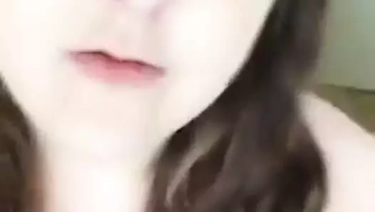 İri güzel kadın kamera gösterisi