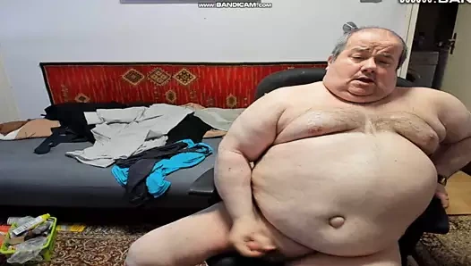 Büyük göbek gösterisi.