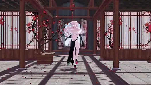 Seksi güzellik dans ediyor ve göğüslerini teşhir ediyor