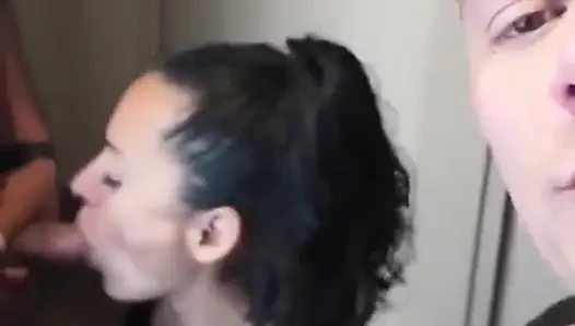 Aldatılan adam karısını kuryeyle paylaşıyor